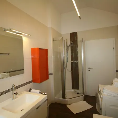 Zur Kapelle Apartman *